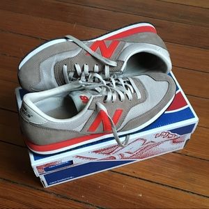 New Balance Woman’s Classic Sneakers Size 10